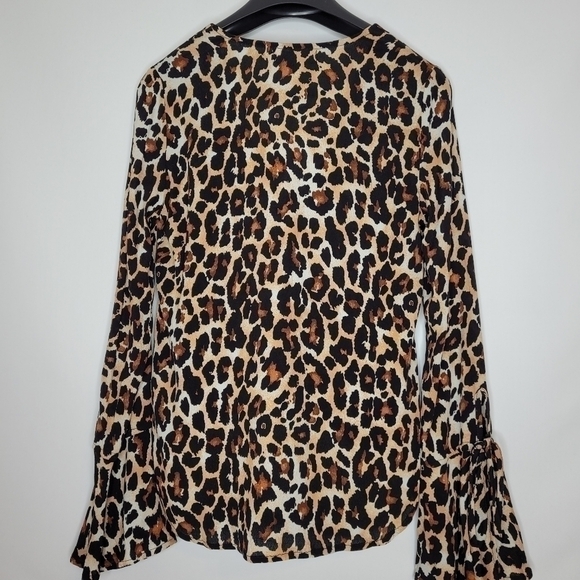 Band Of Gypsies Yuma Desert Leopard Surplice Top - Picture 14 of 14